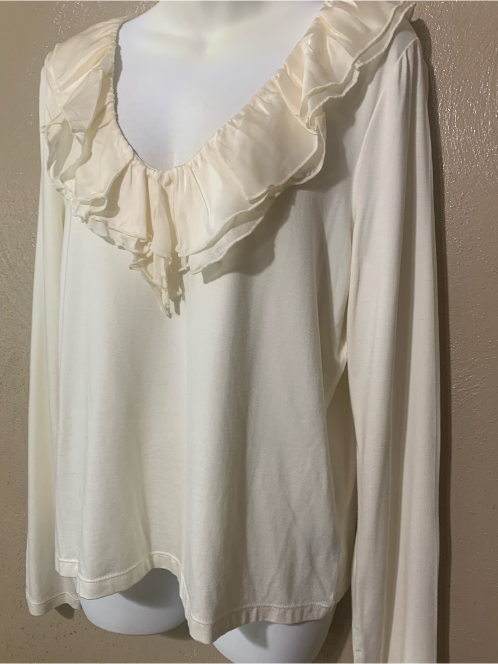 Ralph Lauren Lauren size L Cream Ruffle V-Neck Long Sleeve Top NWT - Picture 3 of 5